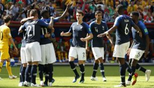 Jugadores de Francia celebra un gol contra Australia en Rusia 2018