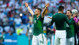 Javier Hernández celebra el triunfo de México contra Alemania