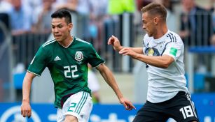 Chucky pelea un balón frente a Kimmich