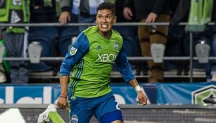 Alfaro es un recio defensa del Seattle Sounders de la MLS