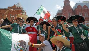 Aficionados mexicanos, en una plaza de Rusia