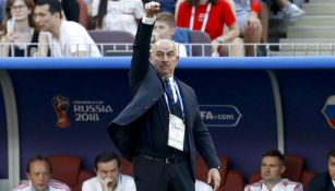 Stanislav Cherchesov dirige a sus pupilos en duelo contra España