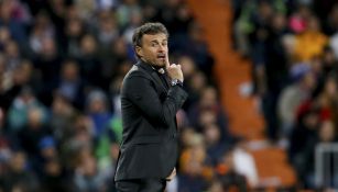 Luis Enrique, durante un juego al frente del Barcelona