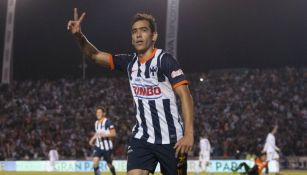 César Delgado en un partido con Rayados de Monterrey