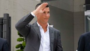 CR7 saluda a sus fans tras pasar pruebas médicas con la Juve