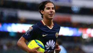 Lainez sonríe durante un juego con las Águilas