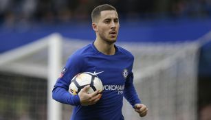 Hazard celebra una anotación con el Chelsea