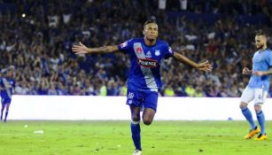 Ayrton Preciado festeja un gol con Emelec