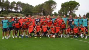 Layún posa junto a sus compañeros tras entrenamiento