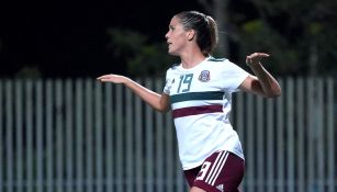 Katlyn Johnson festeja un gol contra Nicaragua