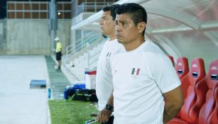 El Chima Ruiz, observando el partido de México contra Haití en Barranquilla 2018