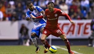  Brayan Angulo y Rodrígo Salinas durante un partido