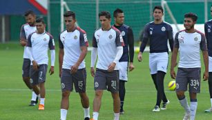 Jugadores de Chivas en una práctica en Verde Valle