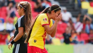  Madeleine Pasco se lamenta en un juego con Morelia 