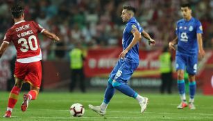 Herrera saca un pase, durante el juego de la Supercopa portuguesa