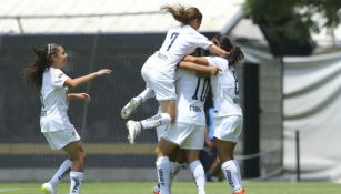 Jugadoras de Pumas Femenil festejan el 'gol fantasma'