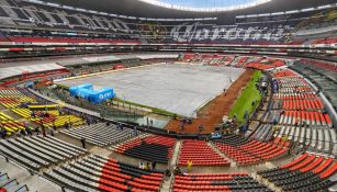 Cancha del Estadio Azteca luce cubierta previo al América vs Monterrey