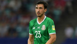 Oswaldo Alanís durante un partido de México