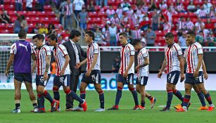 Jugadores de Chivas y Cardozo se lamentan tras la derrota ante Santos