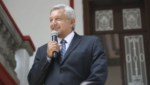 AMLO durante un discurso sobre la política de la medicina en el país