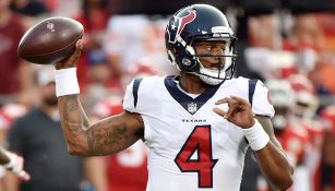 DeShaun Watson prepara un lanzamiento 