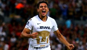 Kevin Escamilla festeja gol con Pumas