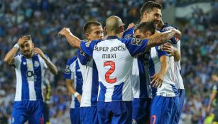 Jugadores del Porto festejan un gol