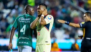 Roger Martínez se lamenta durante el partido contra León