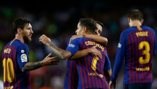 Los jugadores del Barcelona celebran el gol del partido
