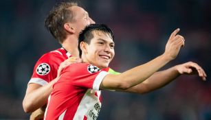 Lozano celebra un gol con el PSV