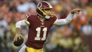 Alex Smith durante un partido de pretemporada con los Redskins