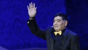 Maradona manda saludos durante la sorteo de la Copa del Mundo de Rusia 2018 