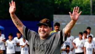 Maradona, durante un entrenamiento con equipo infantil
