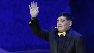 Diego Maradona durante el sorteo del Mundial de la FIFA