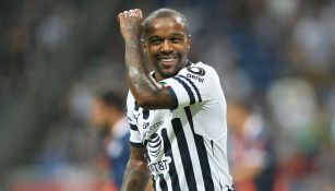 Dorlan Pabón en partido con Monterrey 