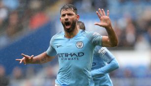 Agüero celebra el primer gol del encuentro ante Cardiff