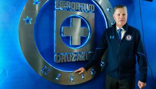 Ricardo Peláez en su presentación con Cruz Azul
