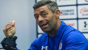 Caixinha en conferencia de prensa 