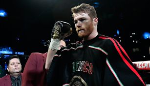 Saúl Álvarez celebra tras la pelea contra GGG