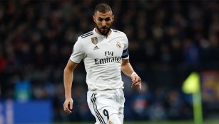 Karim Benzema disputa un juego con el Real Madrid