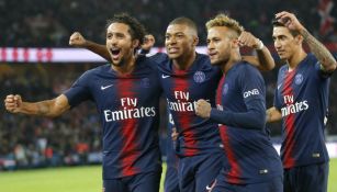Marquinhos, Mbappé, Neymar y Di María festejan un gol del PSG