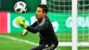 Guillermo Ochoa durante un entrenamiento del Tri