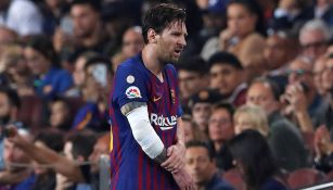 Lionel Messi se retira del juego contra Sevilla