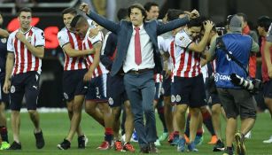 Almeyda festeja en el Estadio Akron