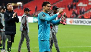 Guillermo Ochoa después de un partido del Standard