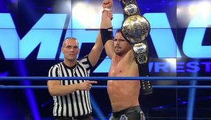 Johnny Impact muestra el título de Impact