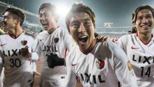 Jugadores Kashima Antlers festejan título