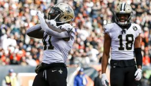 Alvin Kamara celebra touchdown