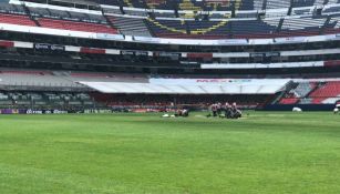 La cancha del Estadio Azteca en estos momentos