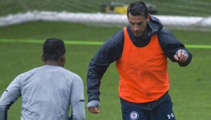 Milton Caraglio en el entrenamiento de Cruz Azul